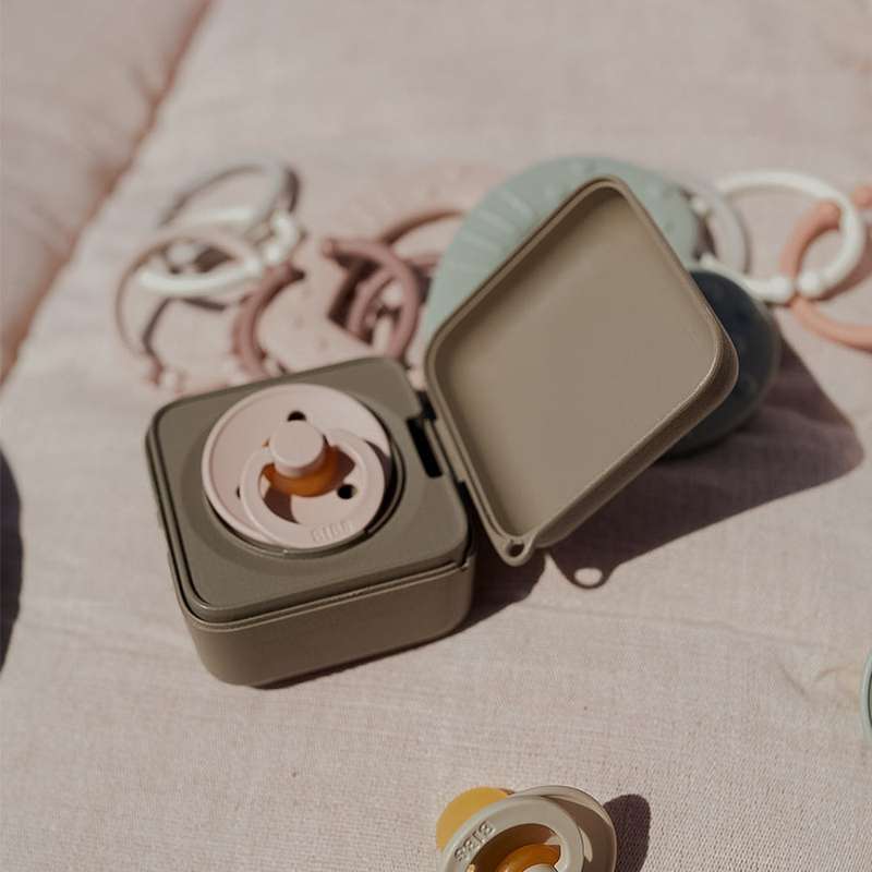 BIBS Accessories Pacifier Box - Sutteboks m. Plads til 3 Sutter - Cloud - Image 3