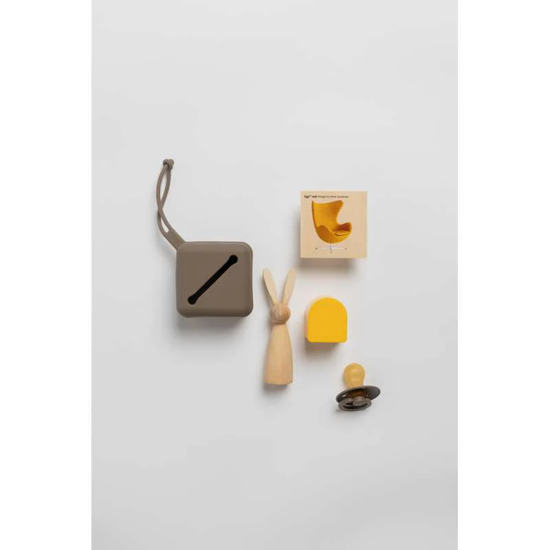 BIBS Accessories Pacifier Case - Silikone - Sutteboks m. Plads til 3 Sutter - Dark Oak - Image 6